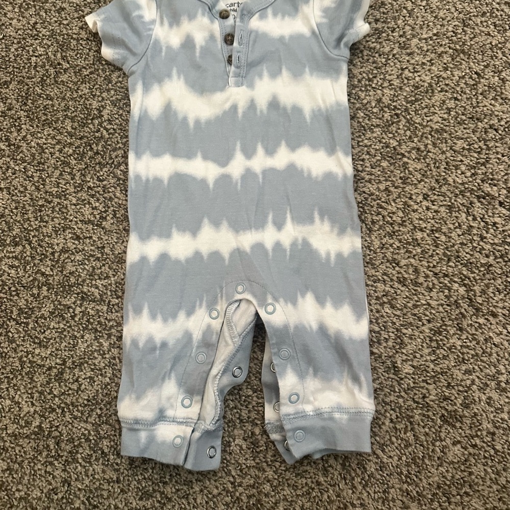 Boys lot 3 to 6 months clothes lightly used. Pet friendly. - Picture 5 of 8